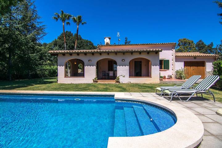 Finca für 6 Personen, mit Garten und Terrasse in Pollença