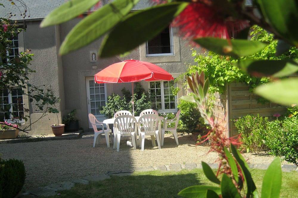 Comfortable house private indoor heated pool 28 ° C 450m sandy beaches in Santec, Ceinture Dorée