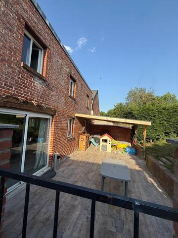 Gîte pour 4 personnes, avec terrasse dans Mecquignies