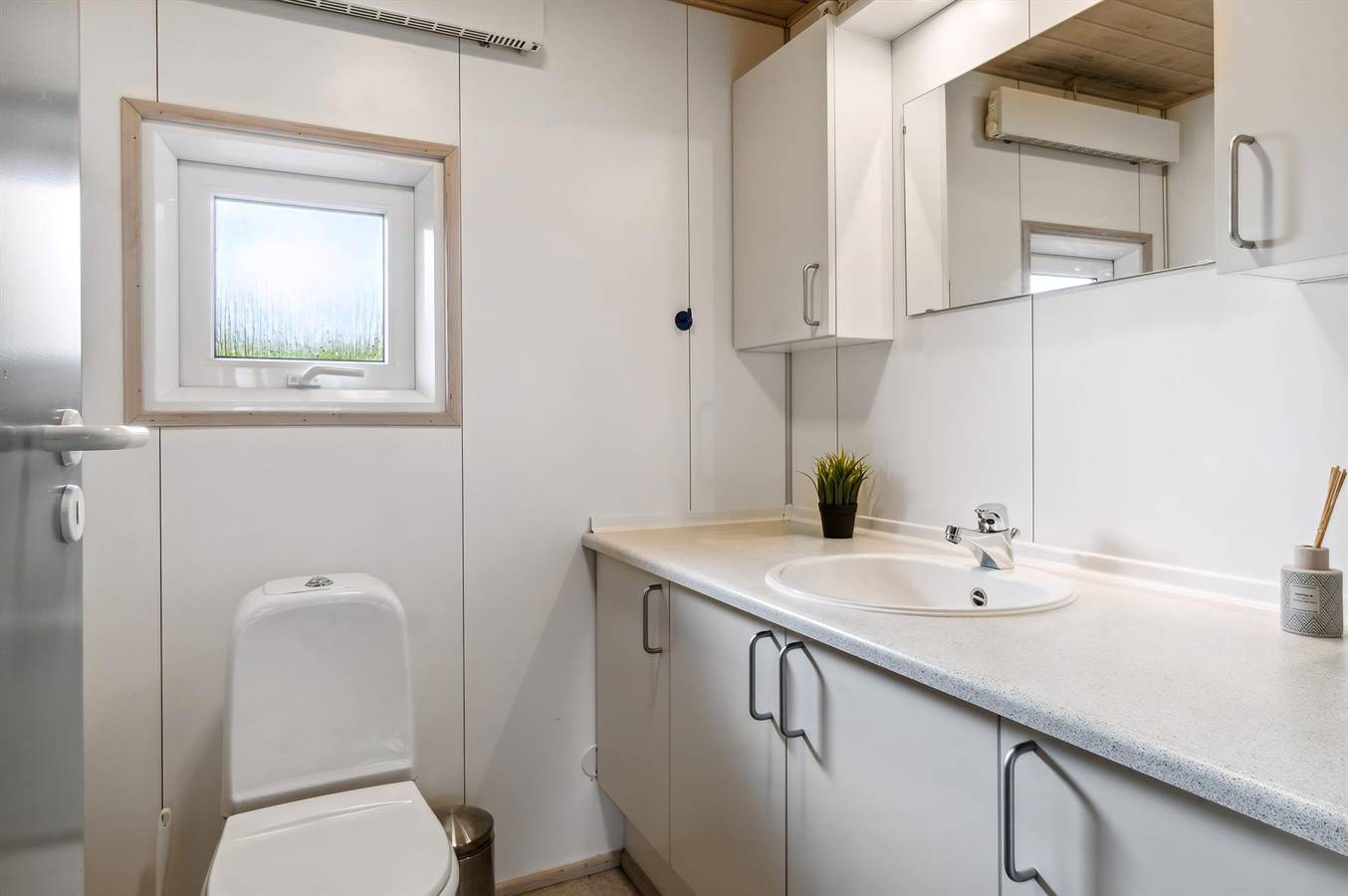 Pet friendly home in Hadsund with house sea view in Hadsund, Himmerland