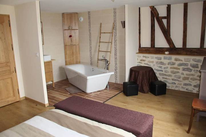 Location de vacances pour 6 personnes, avec jardin à Baâlons - 4