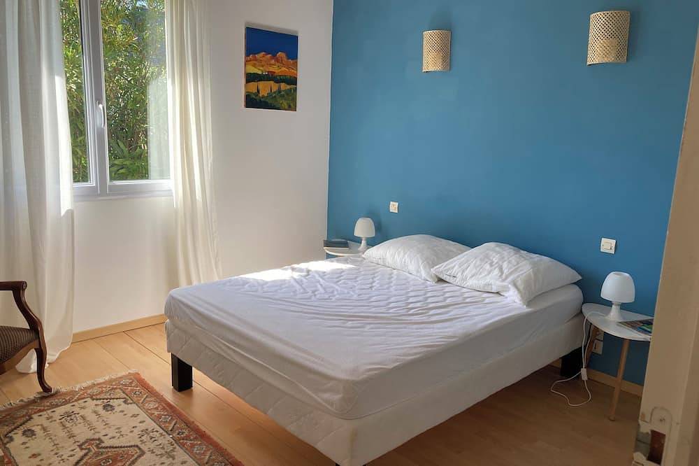 Vacation home on enclosed land 800 metres from the beach and shops in Mesquer, Côte d'Amour