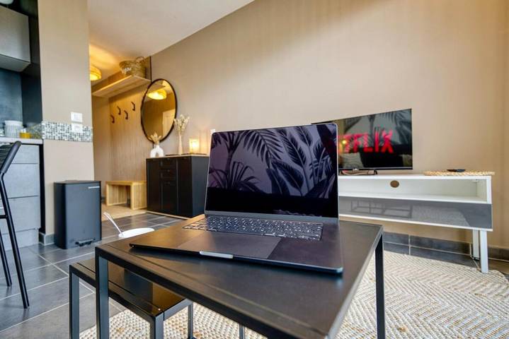 Gîte pour 2 personnes, avec terrasse et piscine à Prévessin-Moëns - 2