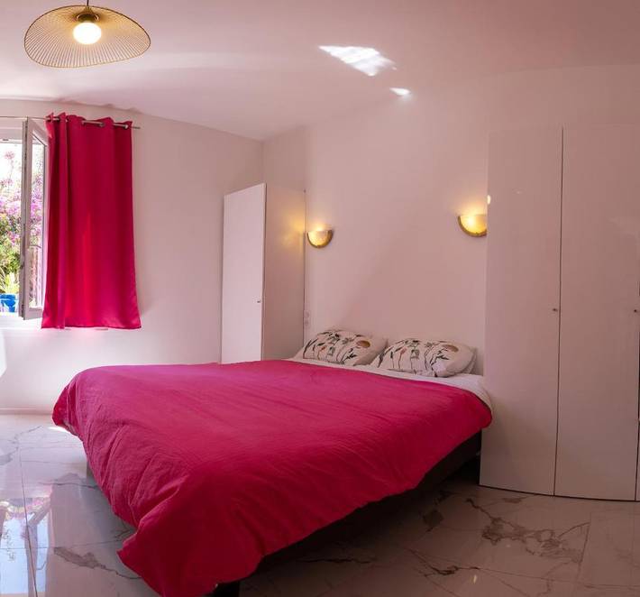 Gîte pour 2 personnes, avec vue ainsi que jardin et terrasse dans Office de Tourisme de Cargese - 2