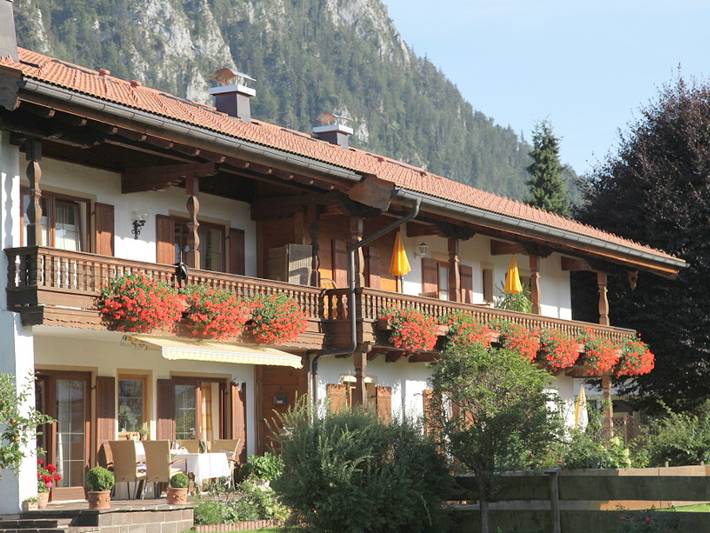 Ferienwohnung für 2 Personen, mit Balkon und Terrasse sowie Garten