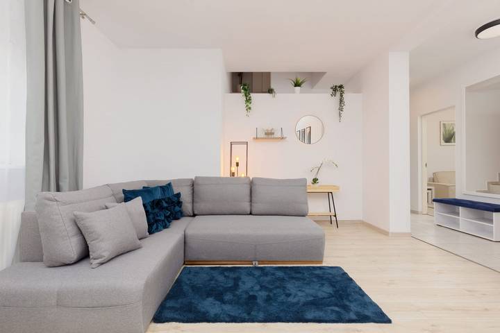 Vacation rental for 10 people, with balcony, kid friendly in Warsaw