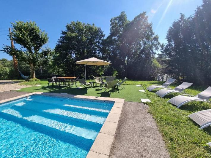 Location de vacances pour 10 personnes, avec jardin ainsi que vue et piscine à Saint-Vallier - 3