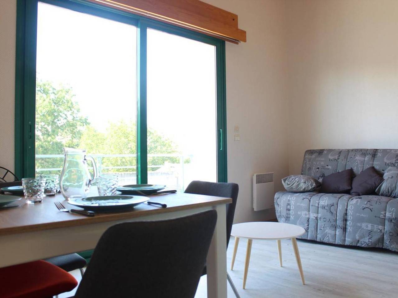 Entire apartment, Bright Duplex in La Rochelle – Balcony & Parking in La Rochelle, La Rochelle region