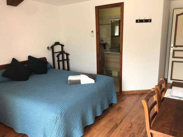 Chambre d’hôte pour 2 personnes, avec jardin et piscine, adapté aux familles