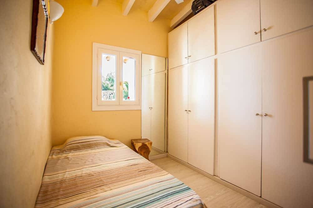 Can Massinet in Playa d'en Bossa, Sant Josep de sa Talaia