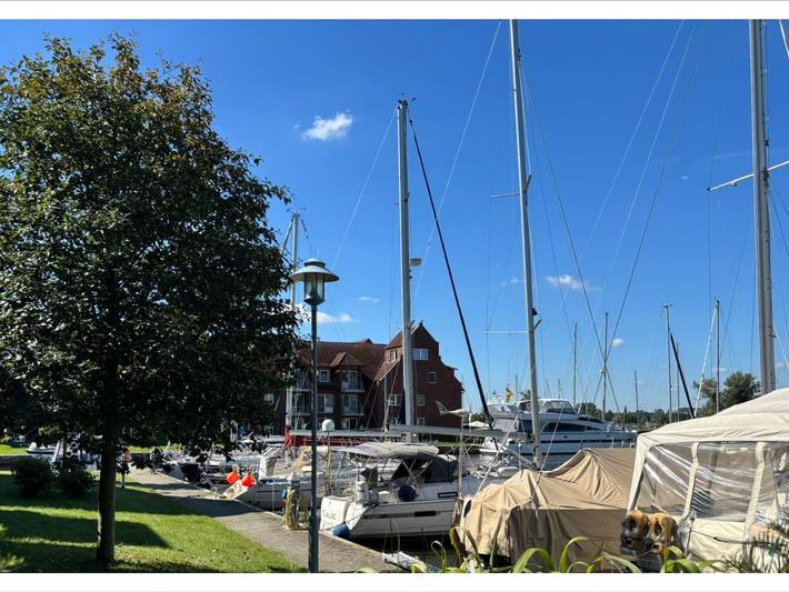 Ferienwohnung für 2 Personen, mit Garten und Ausblick sowie Balkon und Seeblick, kinderfreundlich in Ueckermünde - 4