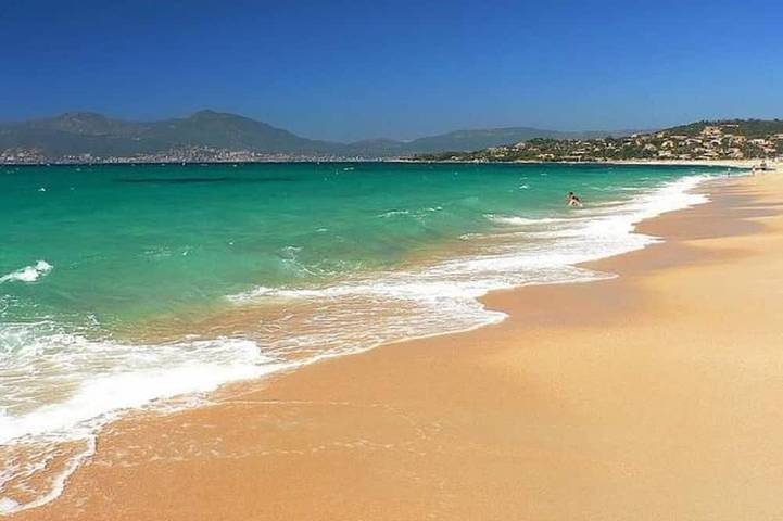 Location de vacances pour 4 personnes, avec terrasse dans Porticcio