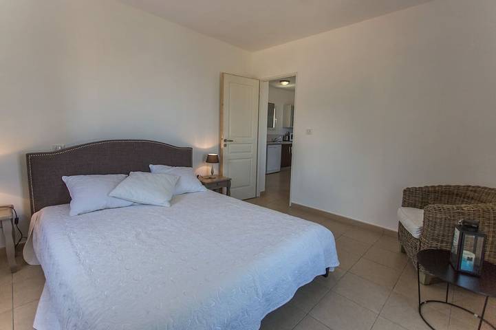 Gîte pour 4 personnes, avec terrasse dans Plage de la Roya - 2