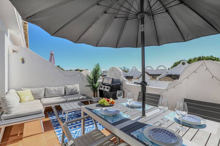 Apartament wakacyjny dla 4 osób, z taras i sauna oraz basen dla dzieci w Marbella