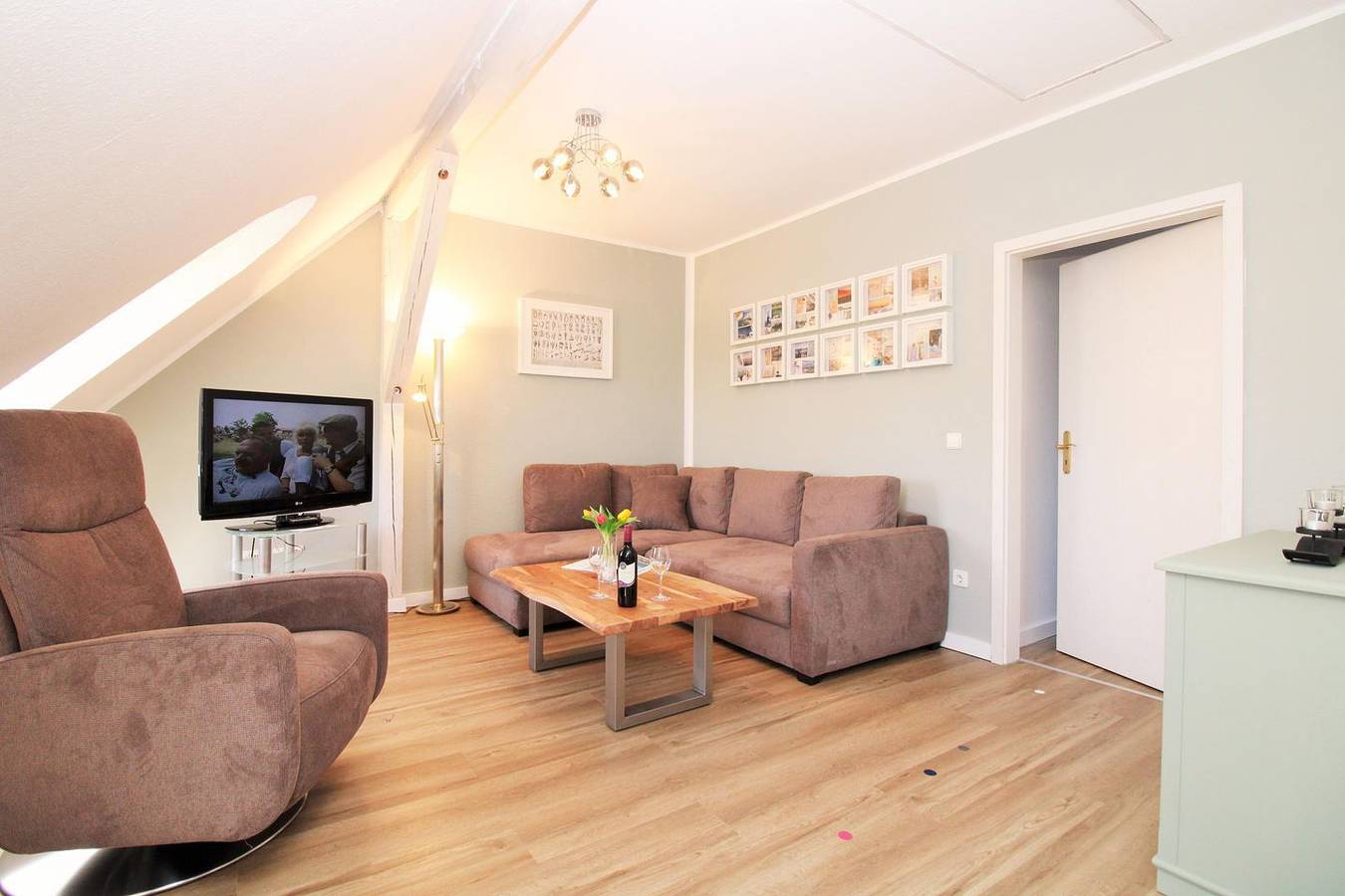 Ganze Wohnung, Res. Wischuer We 37: moderne, sehr geschmackvoll eingerichtete 3 ½-Zimmer-Fewo in Wischuer, Biendorf