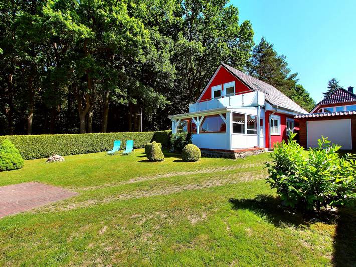 Ferienhaus für 7 Personen, mit Ausblick und Terrasse sowie Garten und Seeblick in Göhren-Lebbin - 2
