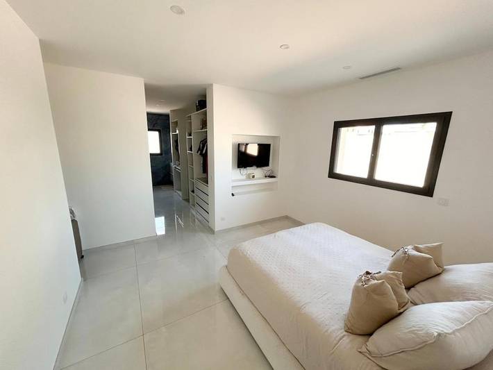 Location de vacances pour 7 personnes, avec piscine ainsi que vue et terrasse à Montarnaud - 2