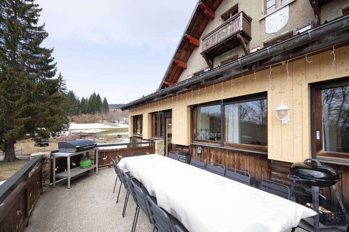 Gîte pour 14 personnes, avec jardin à Les Déserts - 2