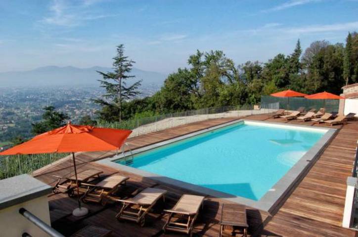 Villa pour 5 personnes, avec Balcon/Terrasse et Jardin ainsi que Sauna et Vue à Capannori