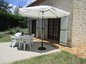 Gîte pour 4 personnes, avec jardin à Valros