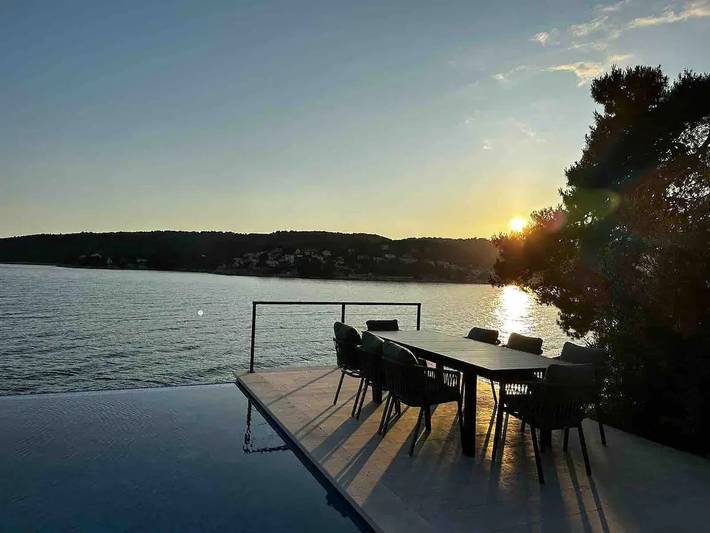 Villa pour 8 personnes, avec piscine et jardin dans Brac - 4