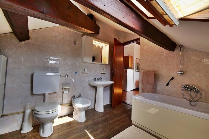 Entire apartment, Brezza di Mare Apartment Deiva Marina 4 + 1 Tino in Bagni Lido, Deiva Marina