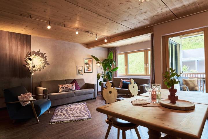 Ferienwohnung für 7 Personen, mit Balkon und Terrasse in Lermoos