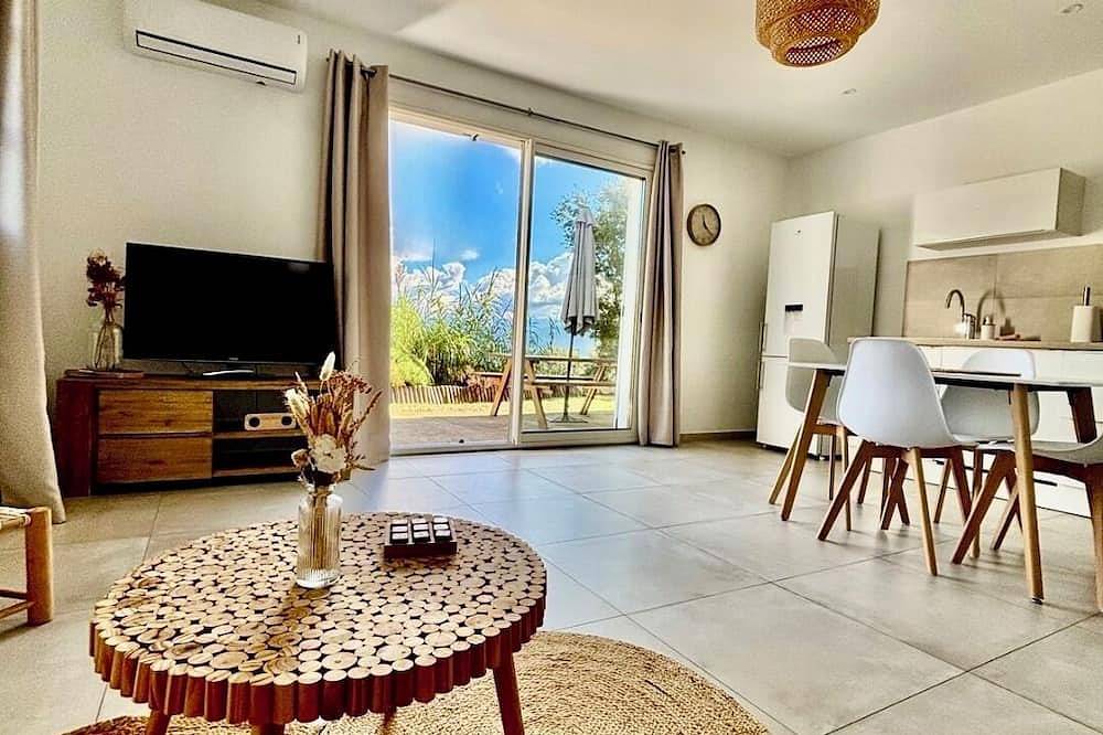 Charmant T2, climatisé à 10 min des plages in Santa-Reparata-di-Balagna, Région de Calvi