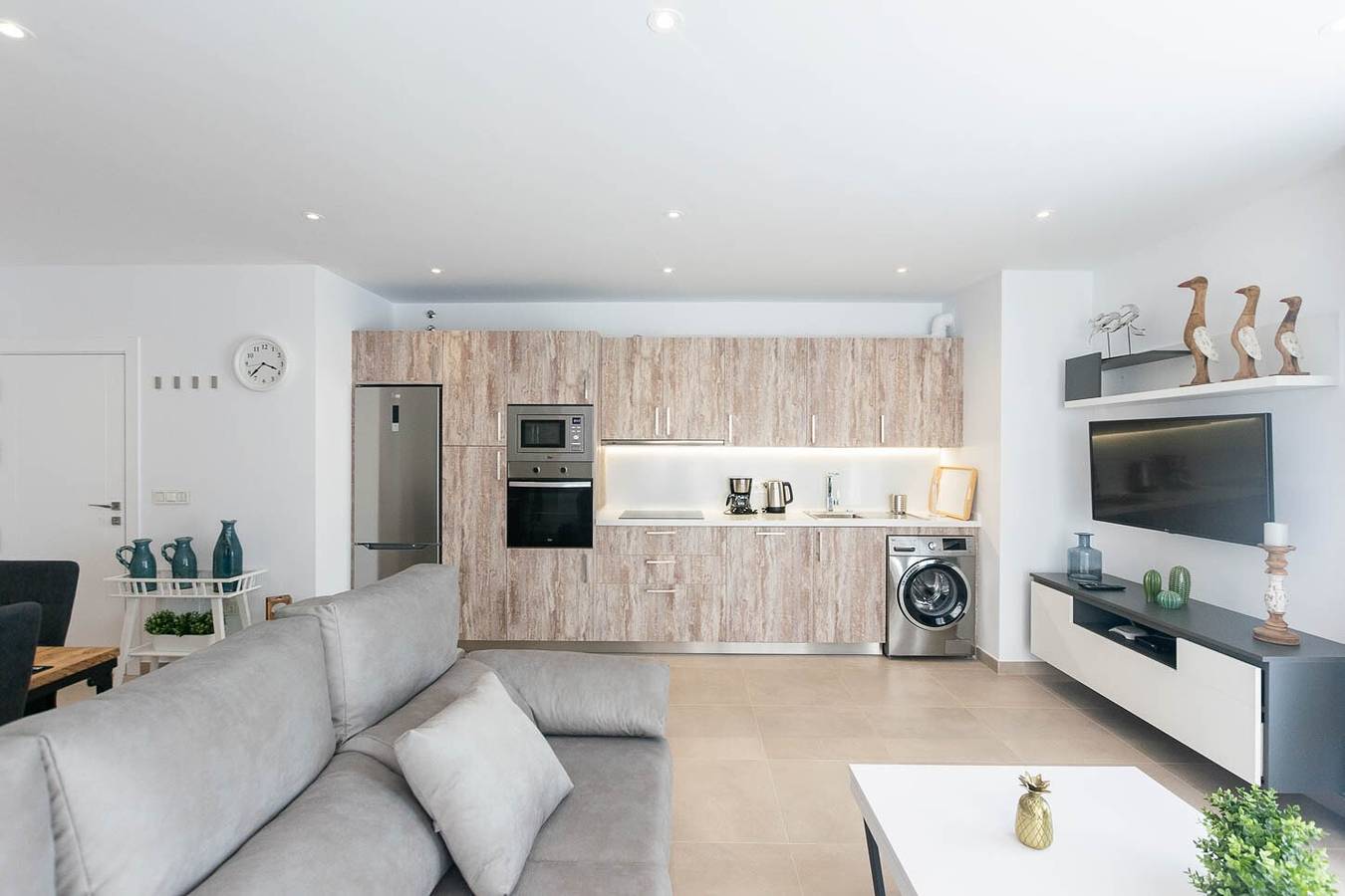 Geheel appartement, Modern appartement in Competa met uitzicht op de bergen, gedeeld zwembad & Wi-Fi in Cómpeta, Málaga Provincie