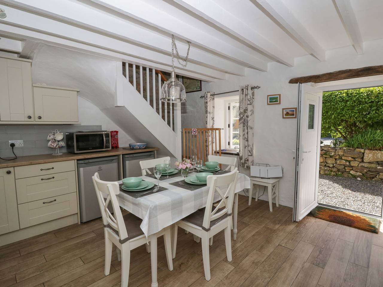 Middle Cottage in Newport (Pembrokeshire), Pembrokeshire