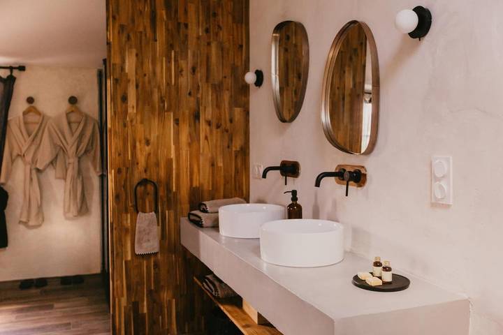 Location de vacances pour 2 personnes, avec jardin ainsi que jacuzzi et terrasse à Longué-Jumelles - 3