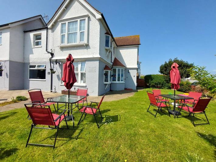 Bed and breakfast, with Terrace and Garden as well as View in Margate
