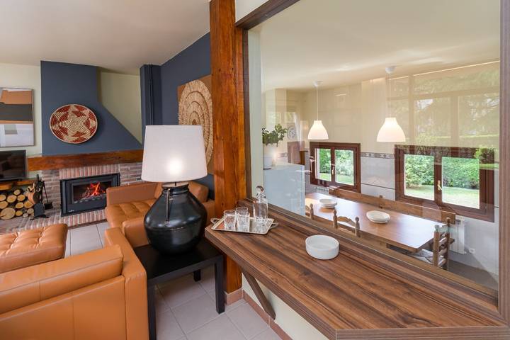 Casa Velasco in Esles: Private Pool, Garden, and Prime Location in Cantabria in Santa María de Cayón, Cantabrian Coast