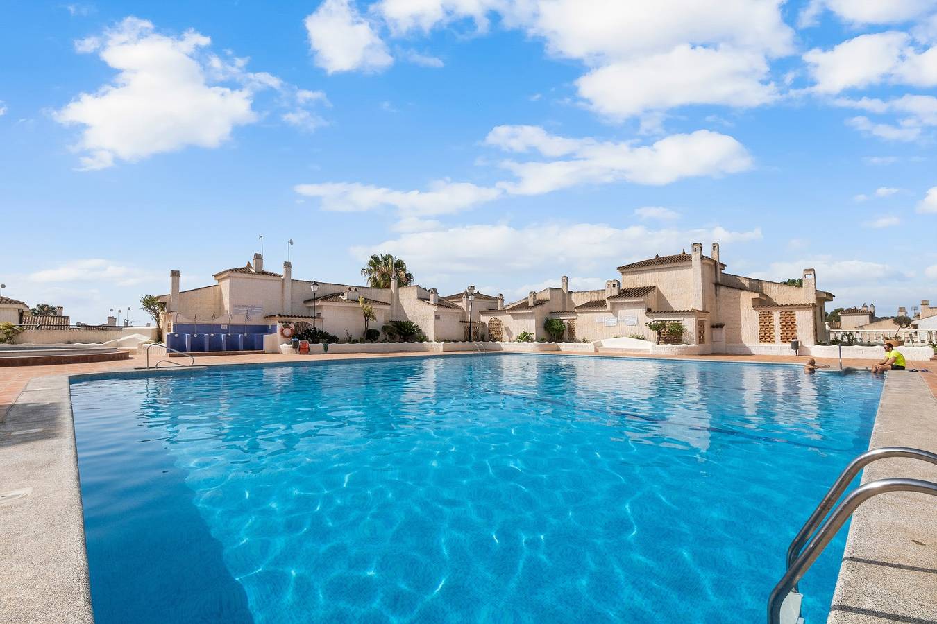 Vakantiehuis 'Casa Varadero' met Gedeeld Zwembad in Santiago Bernabeu, Santa Pola