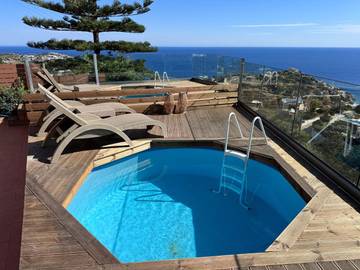 Gîte pour 3 personnes, avec jardin et vue ainsi que terrasse et piscine dans Agia Pelagia