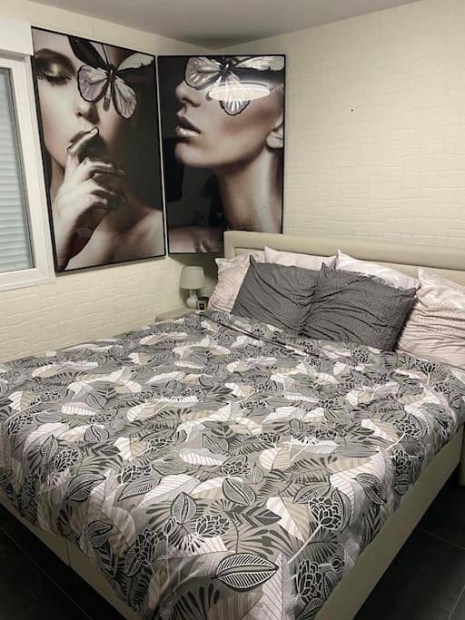 Appartement entier, Three-Bedroom Apartment in Douai, Département Nord