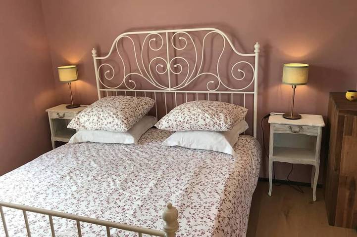 Gîte pour 2 personnes, avec jacuzzi et jardin à Aragon - 2