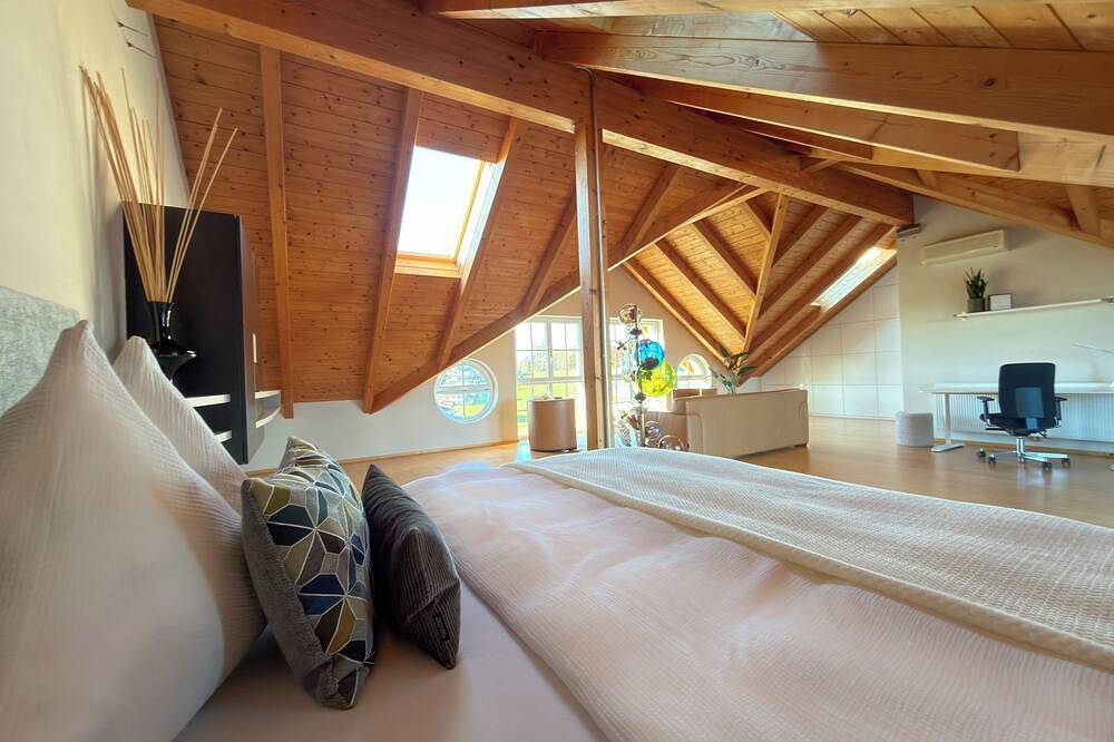 Lieblingsplatz nahe Salzburg – 4 Schlafzimmer, Privatgarten, Pool & Klimaanlage in Seekirchen am Wallersee, Bezirk Salzburg-Umgebung