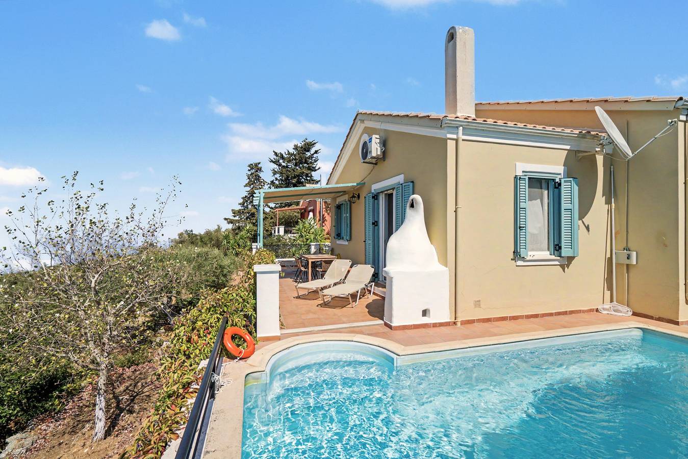 Casa vacanze 'Villa Ostria' con vista mare, piscina privata e Wi-Fi in Grecia