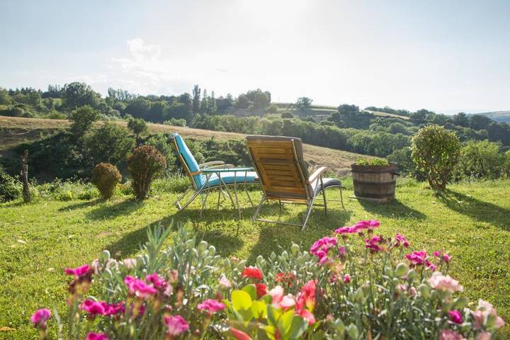 Location de vacances pour 2 personnes, avec Terrasse ainsi que Jardin et Sauna à Saint-Barthélemy-de-Vals - 4