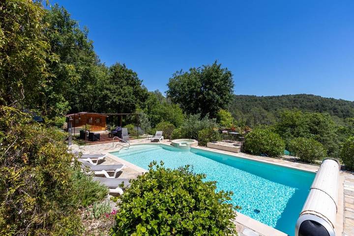 Location de vacances pour 9 personnes, avec piscine et vue ainsi que sauna et jardin, animaux acceptés à Claviers - 4