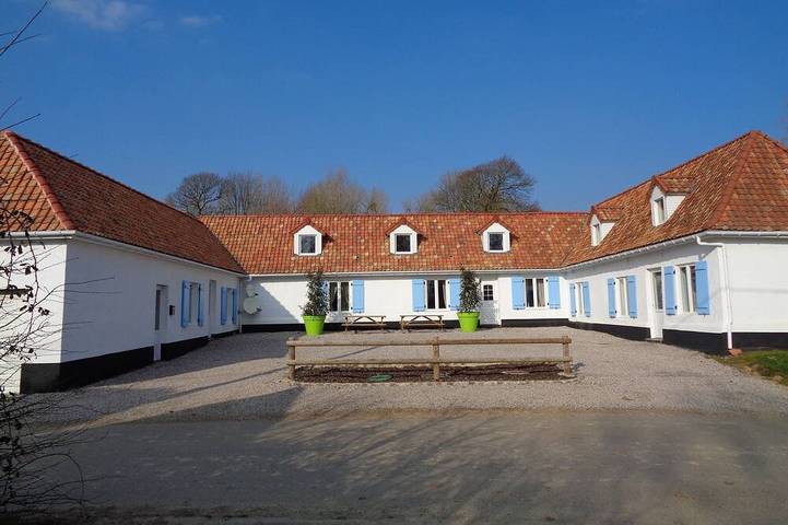 Agriturismo pour 14 personnes, avec jardin à Parenty