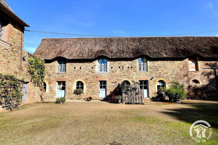 Gîte pour 3 personnes, avec Terrasse ainsi que Jardin et Vue à Saint-Jouan-des-Guérets - 2
