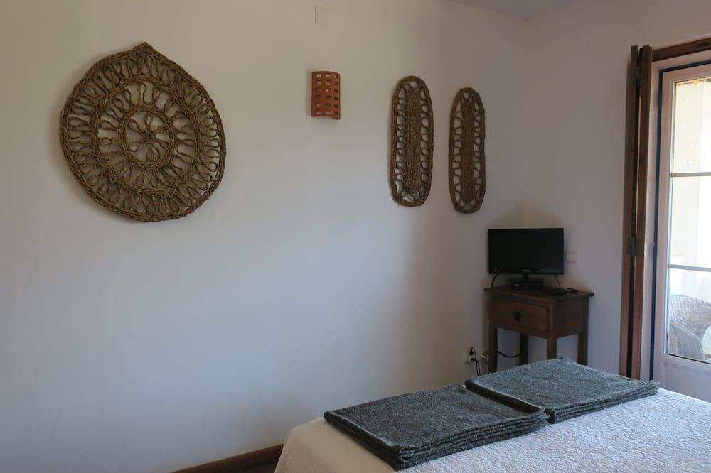 Große Villa in Alentejo Estate, in der Nähe der Costa Vicen in São Teotónio, Costa Alentejana