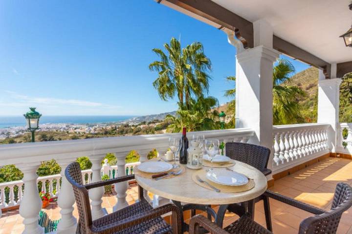 Casa rural para 6 personas, con jardín y terraza en Nerja - 2