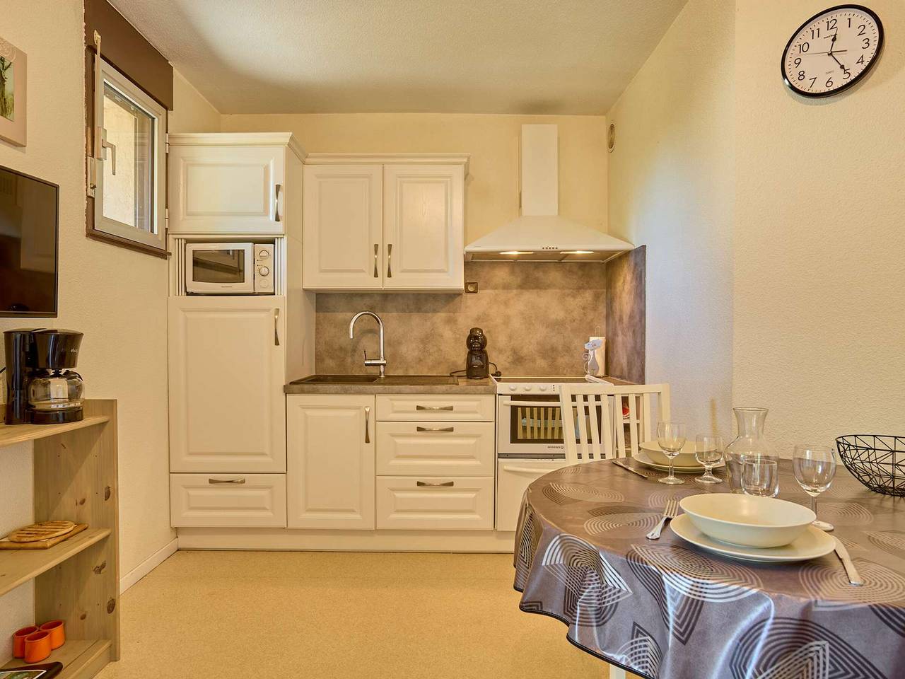 Appartement entier, Charmant T2 avec Balcon et Parking à Barbotan in Cazaubon, Gers