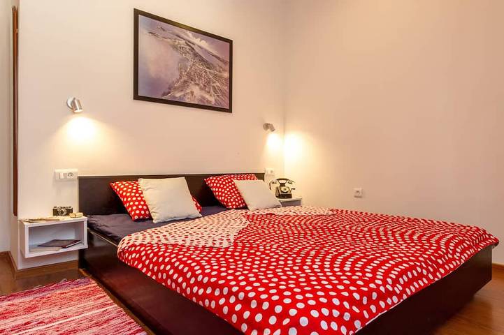 Ganze Wohnung, Apartment 76m mit großer Terrasse, direkt im Zentrum von Split. in Split, Split-Dalmatien