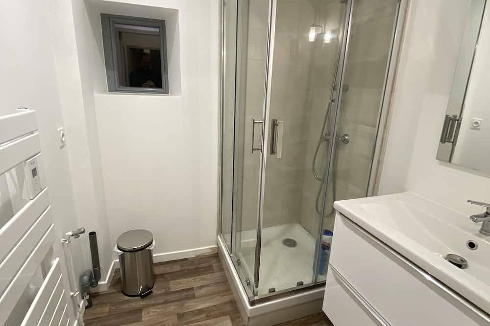 Apartamento entero, T3 2eme etage-Apartamento-Baño con ducha-Apartamento-Vista a la Ciudad in Royat, Parque Natural Regional Volcans d'Auvergne