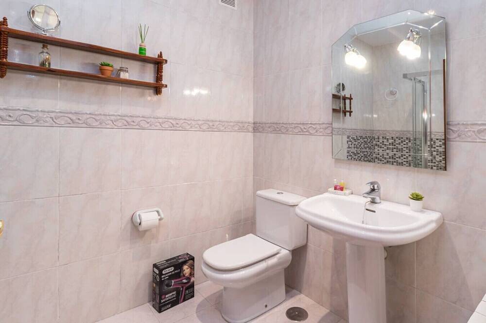 Entire apartment, San Telmo estudio - beach and nature in Santillana del Mar, Cantabrian Coast