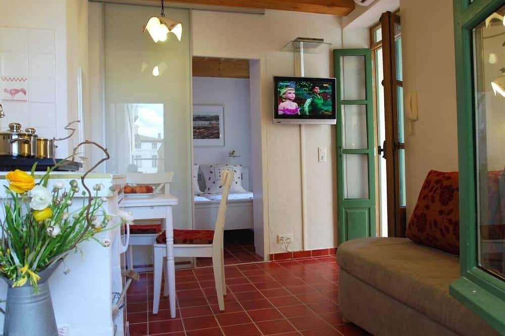 Appartement entier, Appartement romantique avec terrasse dans le centre historique in Biot, Côte méditerranéenne (France)